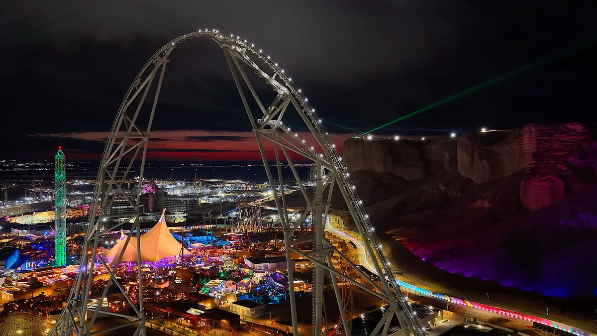 أفعوانية في Six Flags Qiddiya